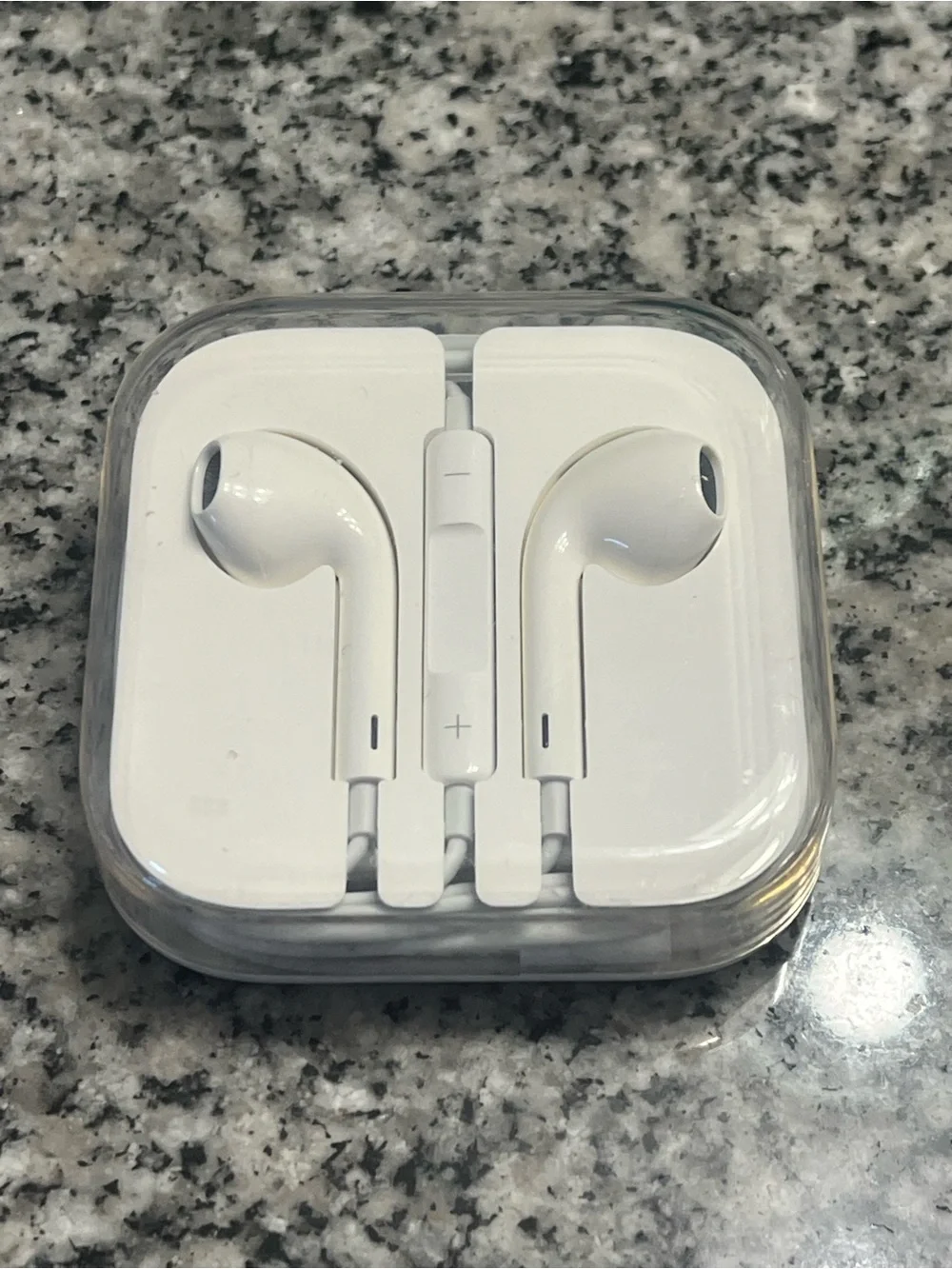 Apple OEM Wired White Ear Buds w/Case iPhone iPad iPod 3.5mm Aux Jack Headphones
